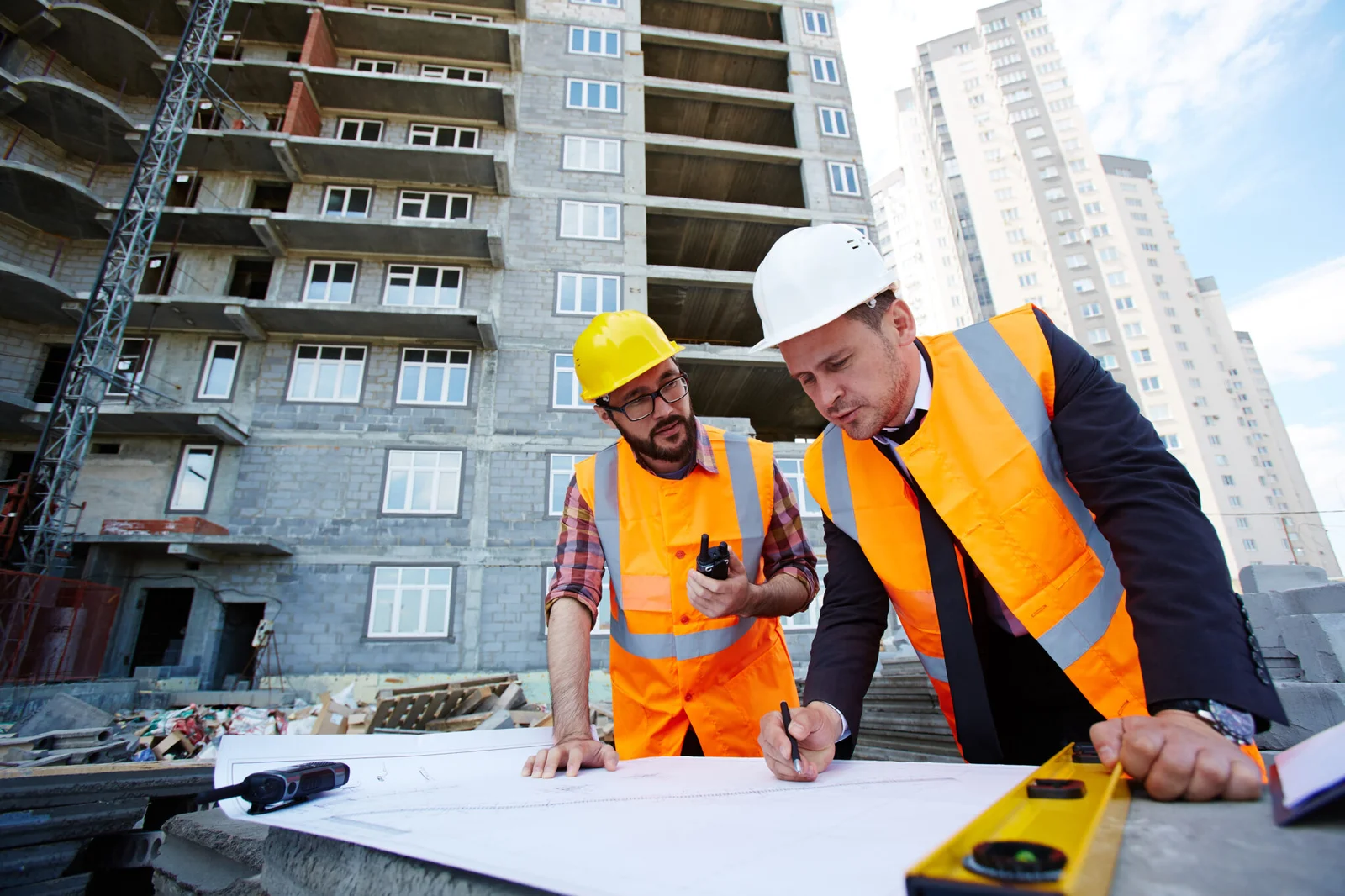 CONSTRUCTION & BUILDING MATERIALS